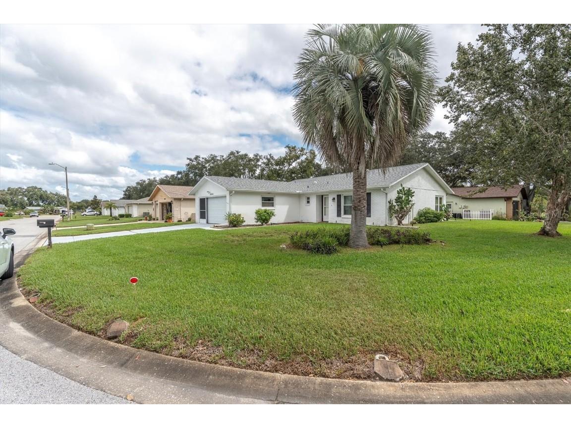 10800 Teer Lane Port Richey FL 34668 W7879601 image32