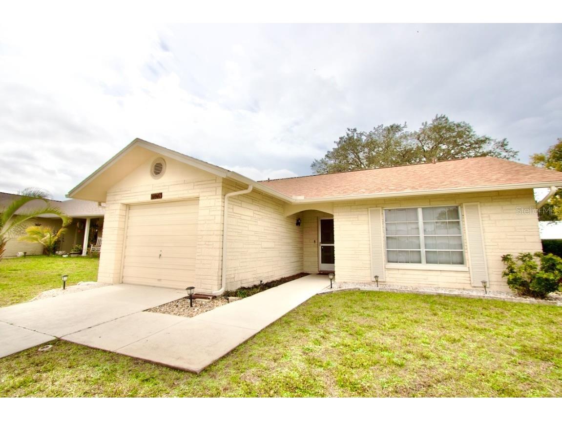 10807 Los Santos Drive Port Richey FL 34668 W7862225 image1