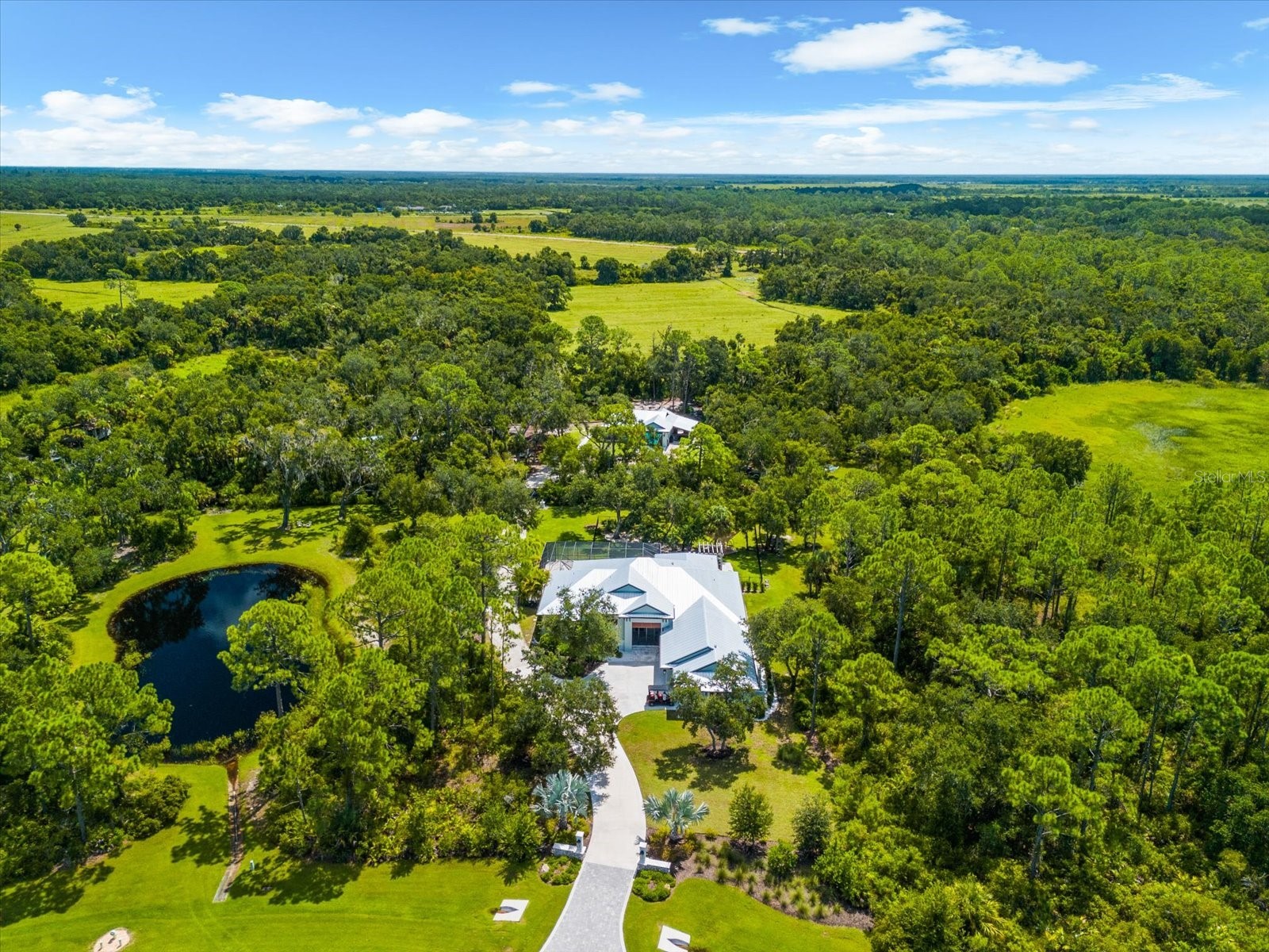 10808 Leafwing Drive Sarasota FL 34241 - LAKE WOOD TB8409835 image2