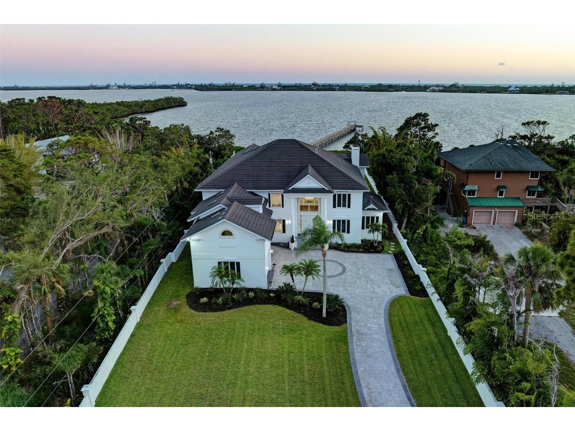 1081 Bayshore Drive Englewood FL 34223 A4574123 image1