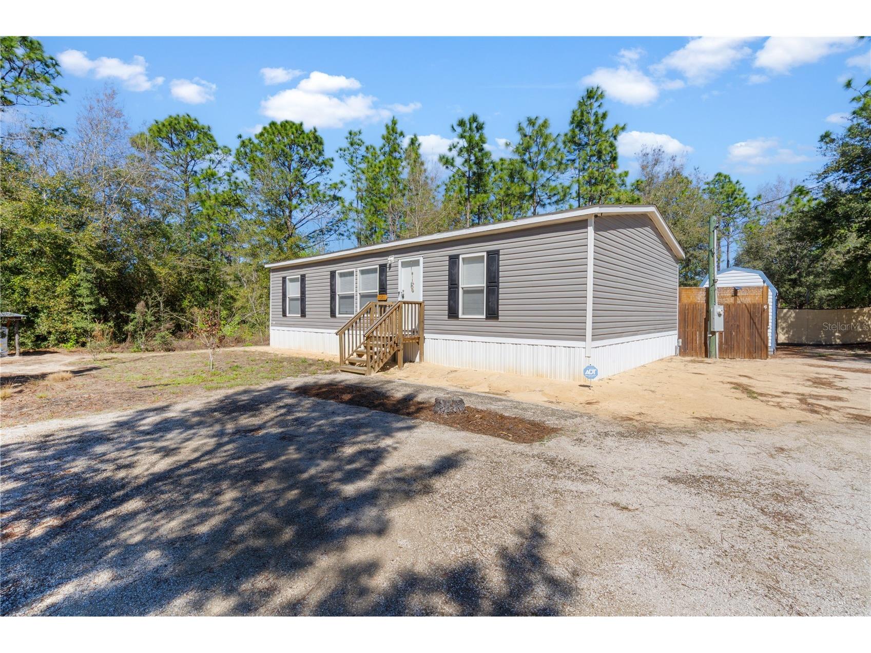 10811 NE 57th Street Bronson FL 32621 OM720597 image1