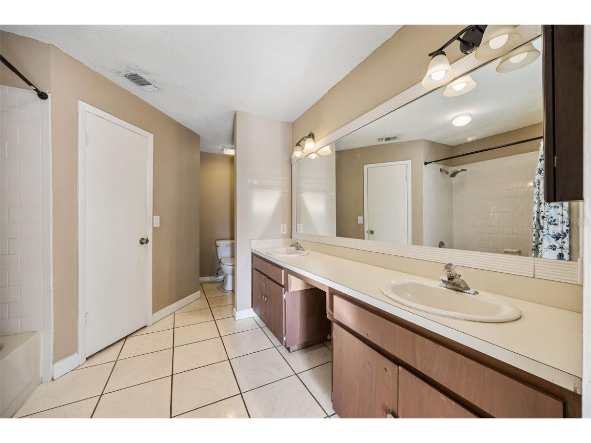 10815 Venice Circle Tampa FL 33635 TB8449720 image12