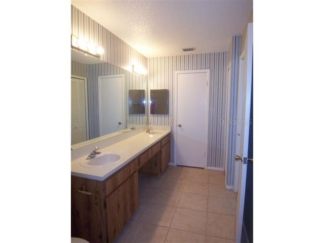 10819 Venice Circle Tampa FL 33635 TB8531054 image9