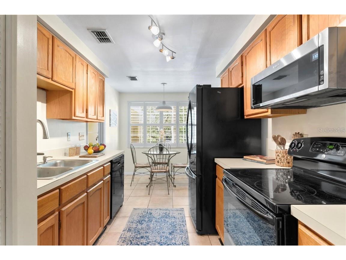 10823 Indian Hills Court #33 Seminole FL 33777 TB8446226 image12