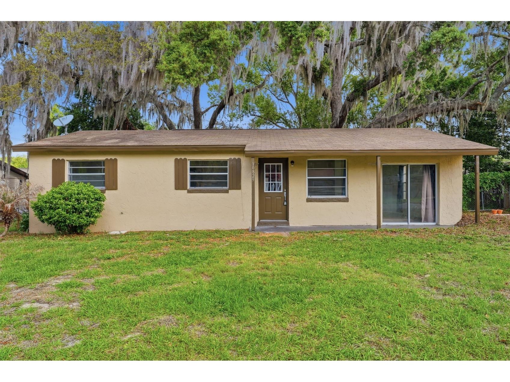 10829 Margaret Drive Tavares FL 32778 - LAKE HARRIS OM721527 image1