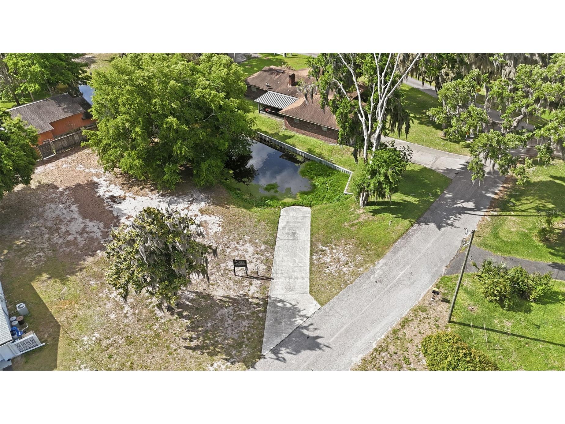 10829 Margaret Drive Tavares FL 32778 - LAKE HARRIS OM721527 image2