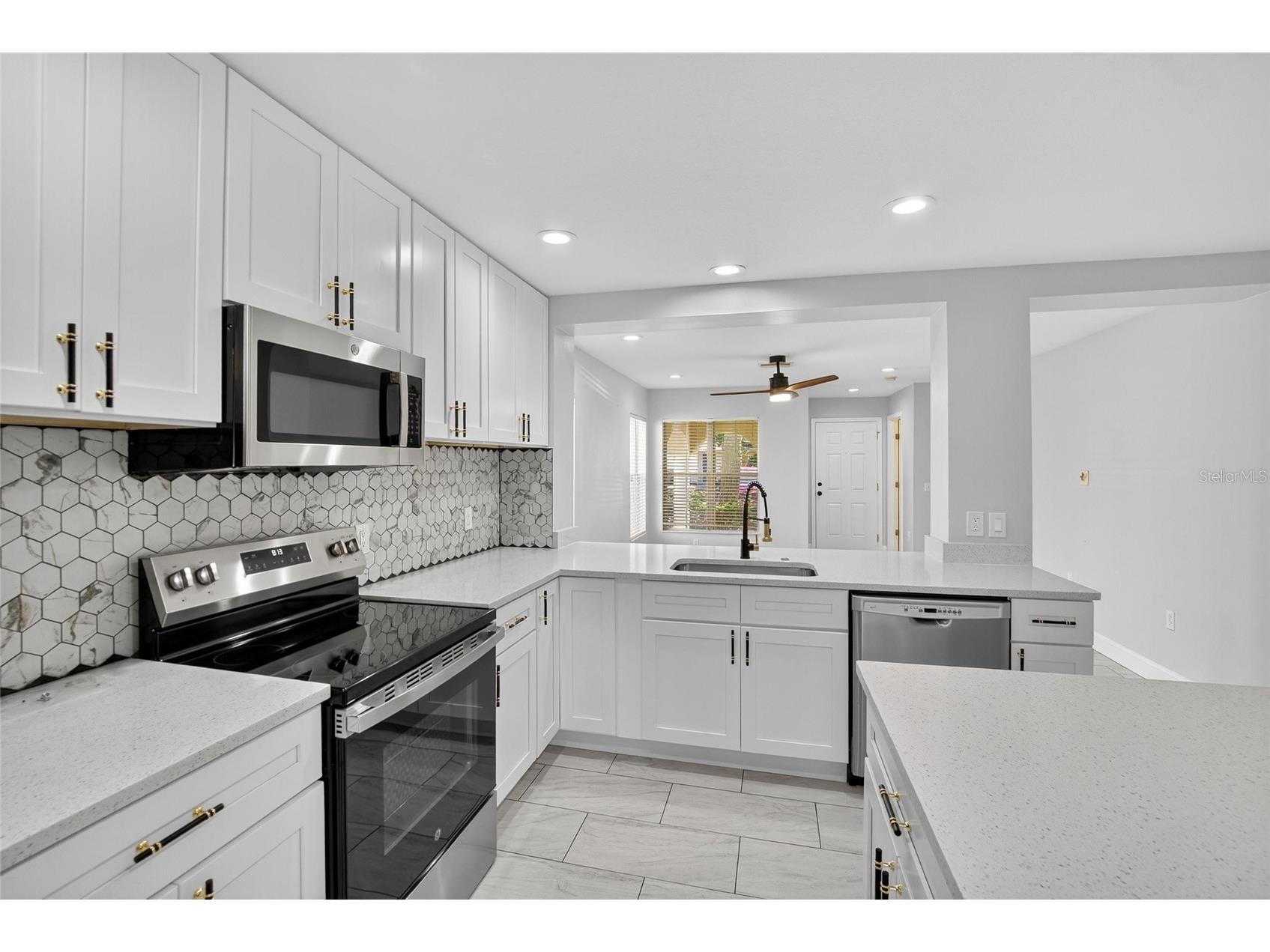 10830 Lake Saint Charles Boulevard Riverview FL 33578 TB8459916 image13