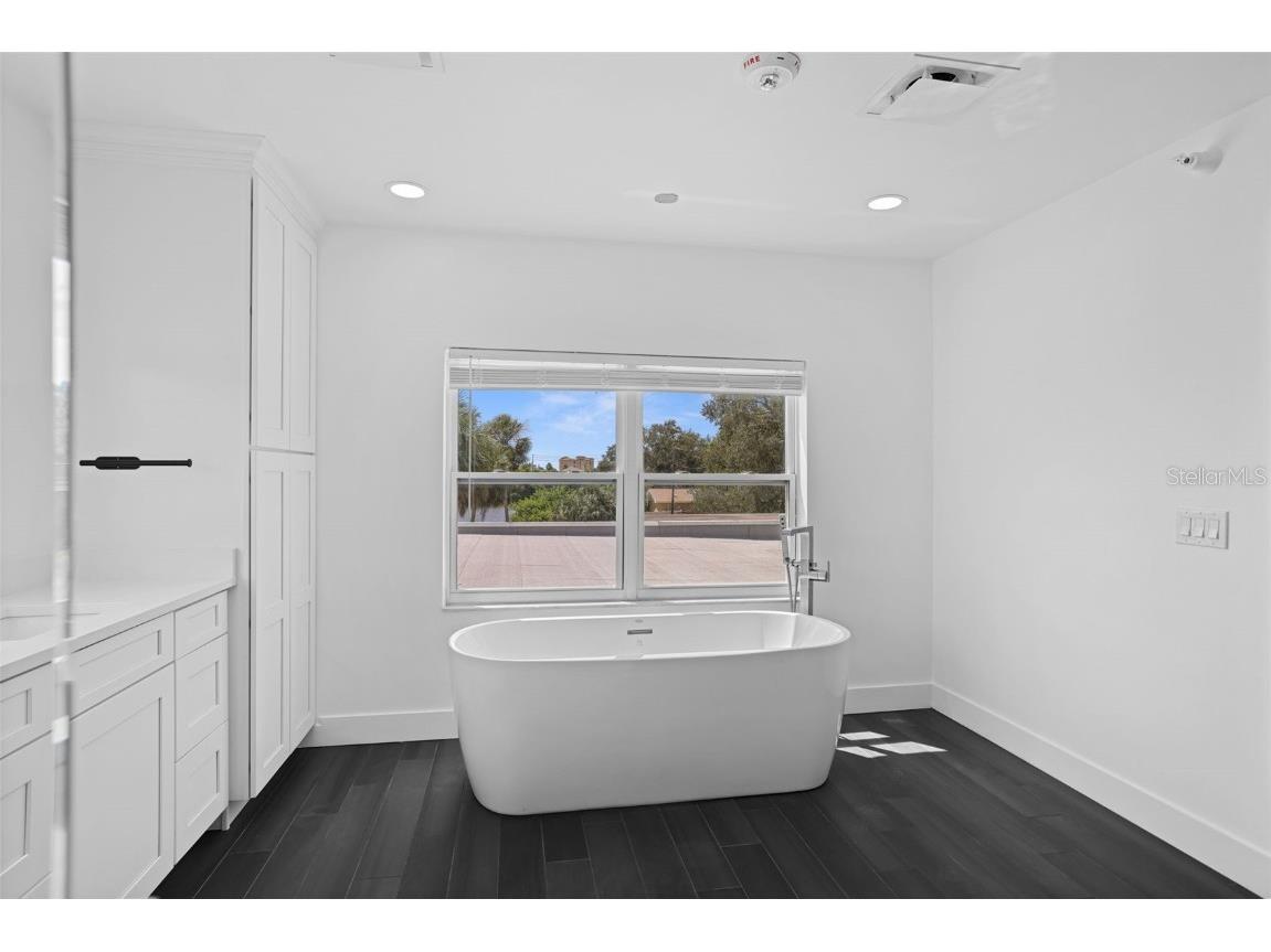 10830 Navajo Drive Saint Petersburg FL 33708 TB8432031 image37