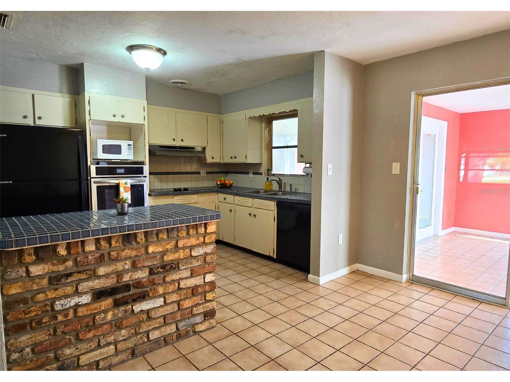 10833 111th Place N Seminole FL 33778 TB8521973 image10