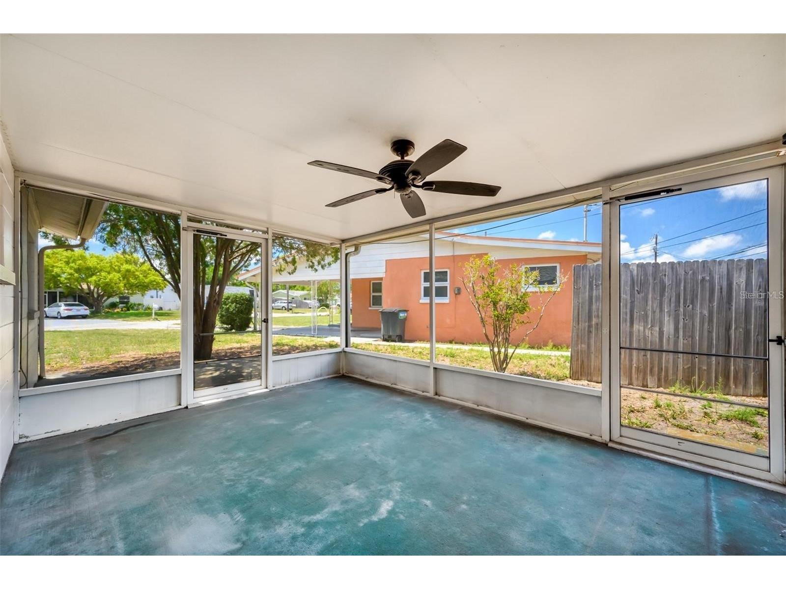 10833 111th Place N Seminole FL 33778 TB8521973 image18