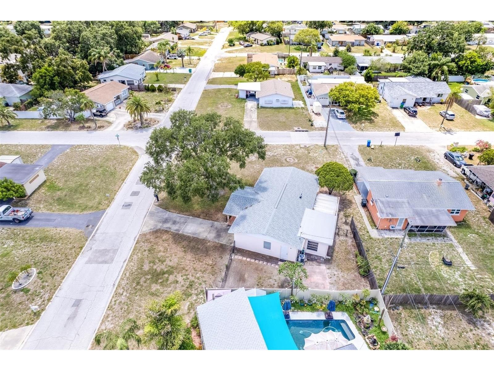 10833 111th Place N Seminole FL 33778 TB8521973 image25
