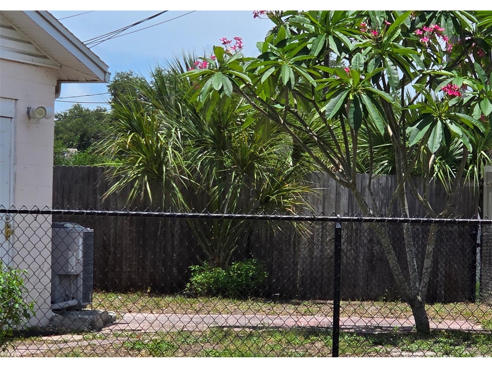 10833 111th Place N Seminole FL 33778 TB8521973 image39