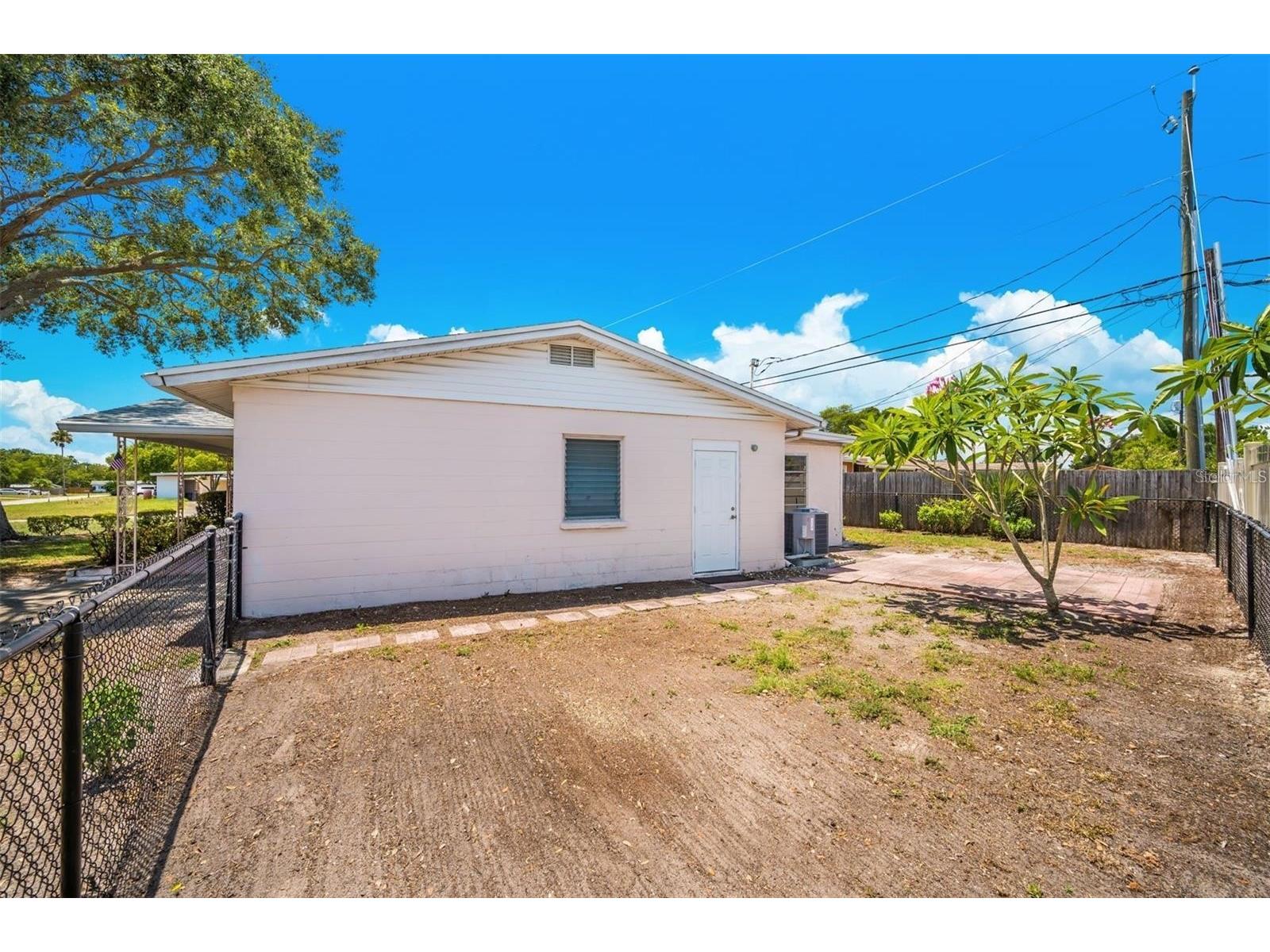 10833 111th Place N Seminole FL 33778 TB8521973 image40