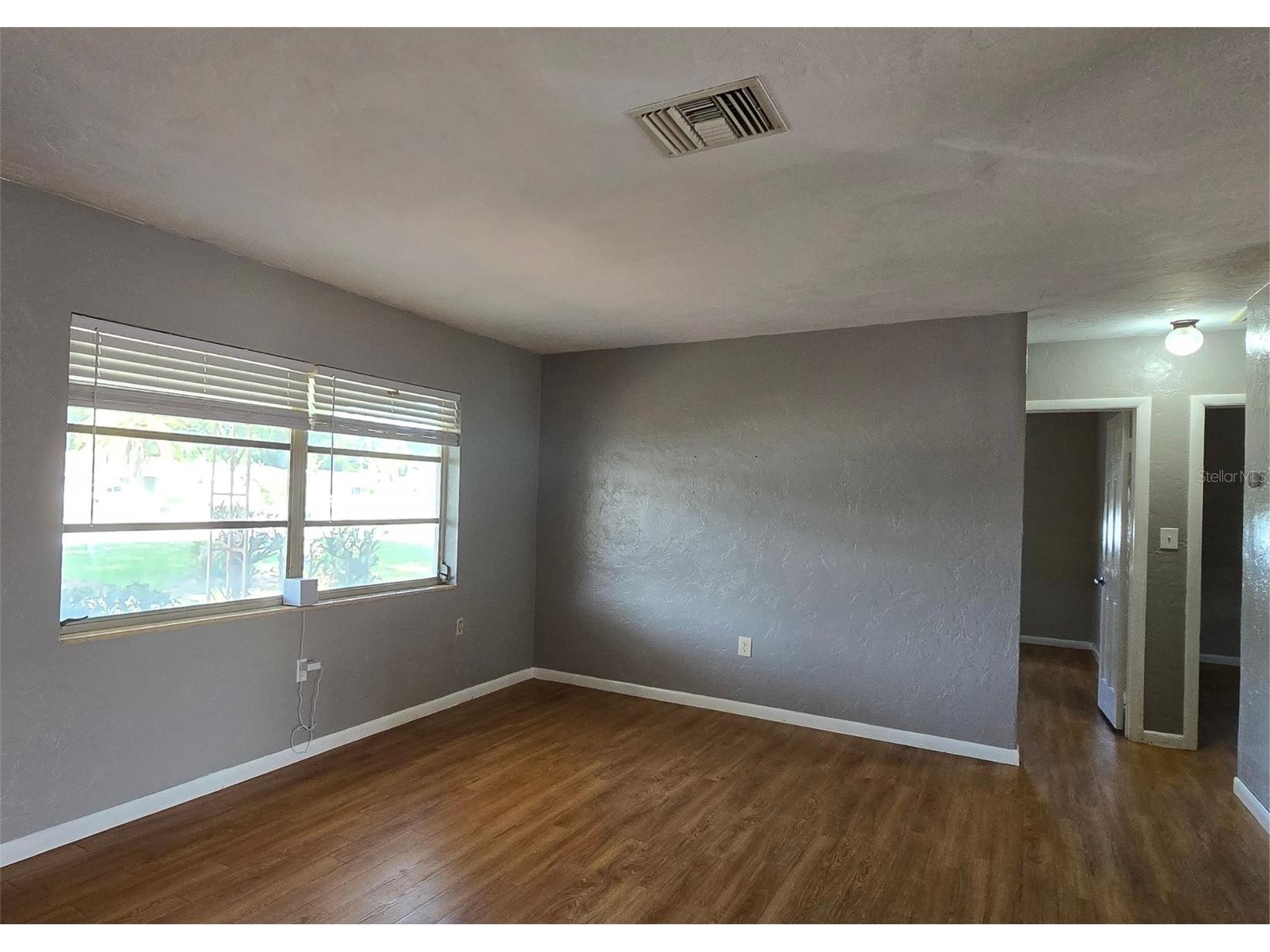 10833 111th Place N Seminole FL 33778 TB8521973 image8