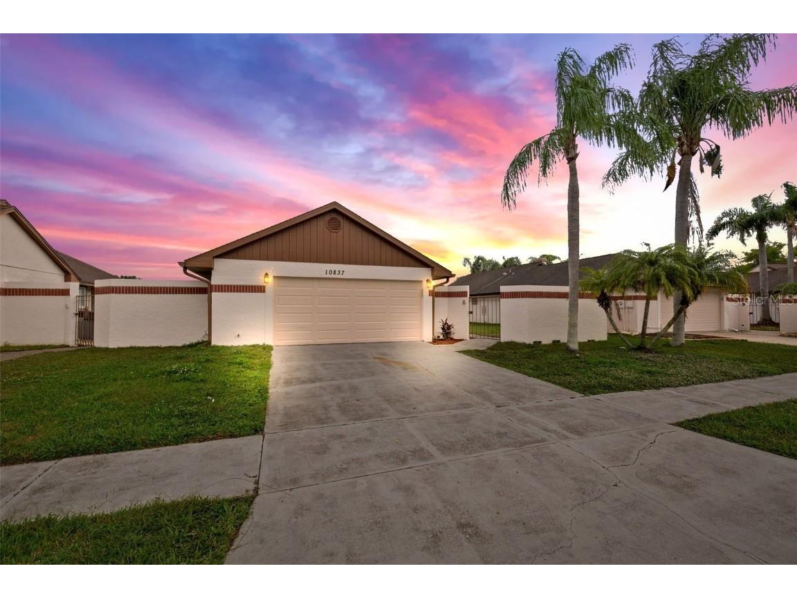10837 Venice Circle Tampa FL 33635 - POND T3487607 image1