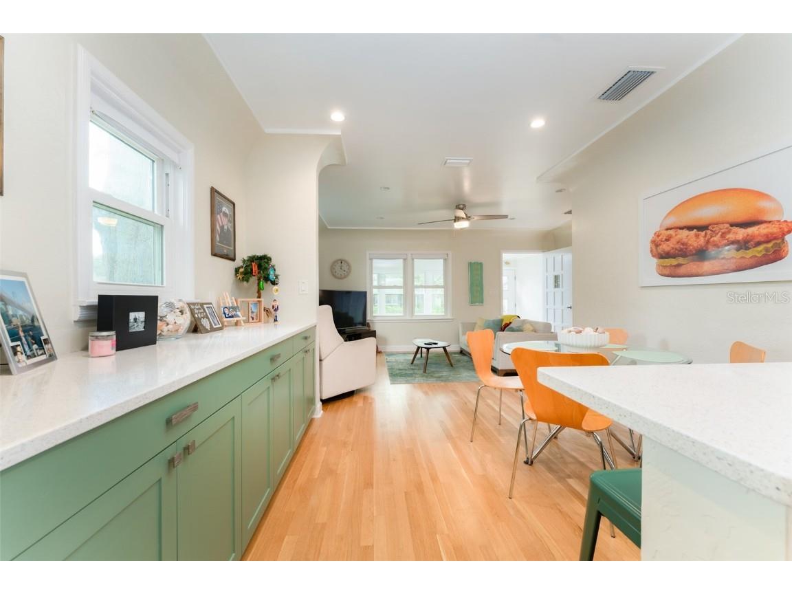 1085 16th Avenue N Saint Petersburg FL 33704 TB8450198 image12