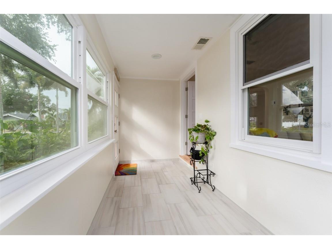 1085 16th Avenue N Saint Petersburg FL 33704 TB8450198 image22