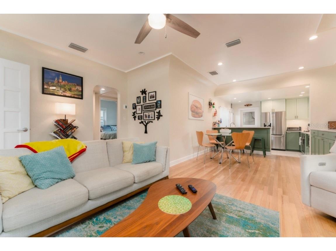 1085 16th Avenue N Saint Petersburg FL 33704 TB8450198 image4