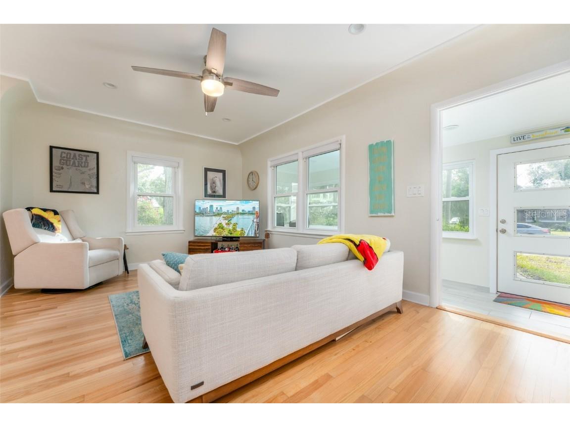 1085 16th Avenue N Saint Petersburg FL 33704 TB8450198 image5