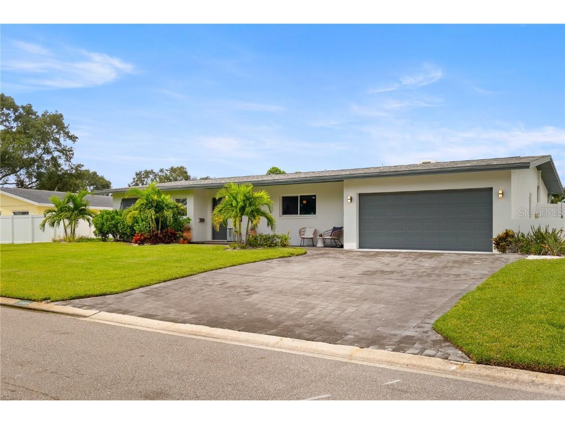 1085 37th Avenue NE Saint Petersburg FL 33704 TB8304580 image1