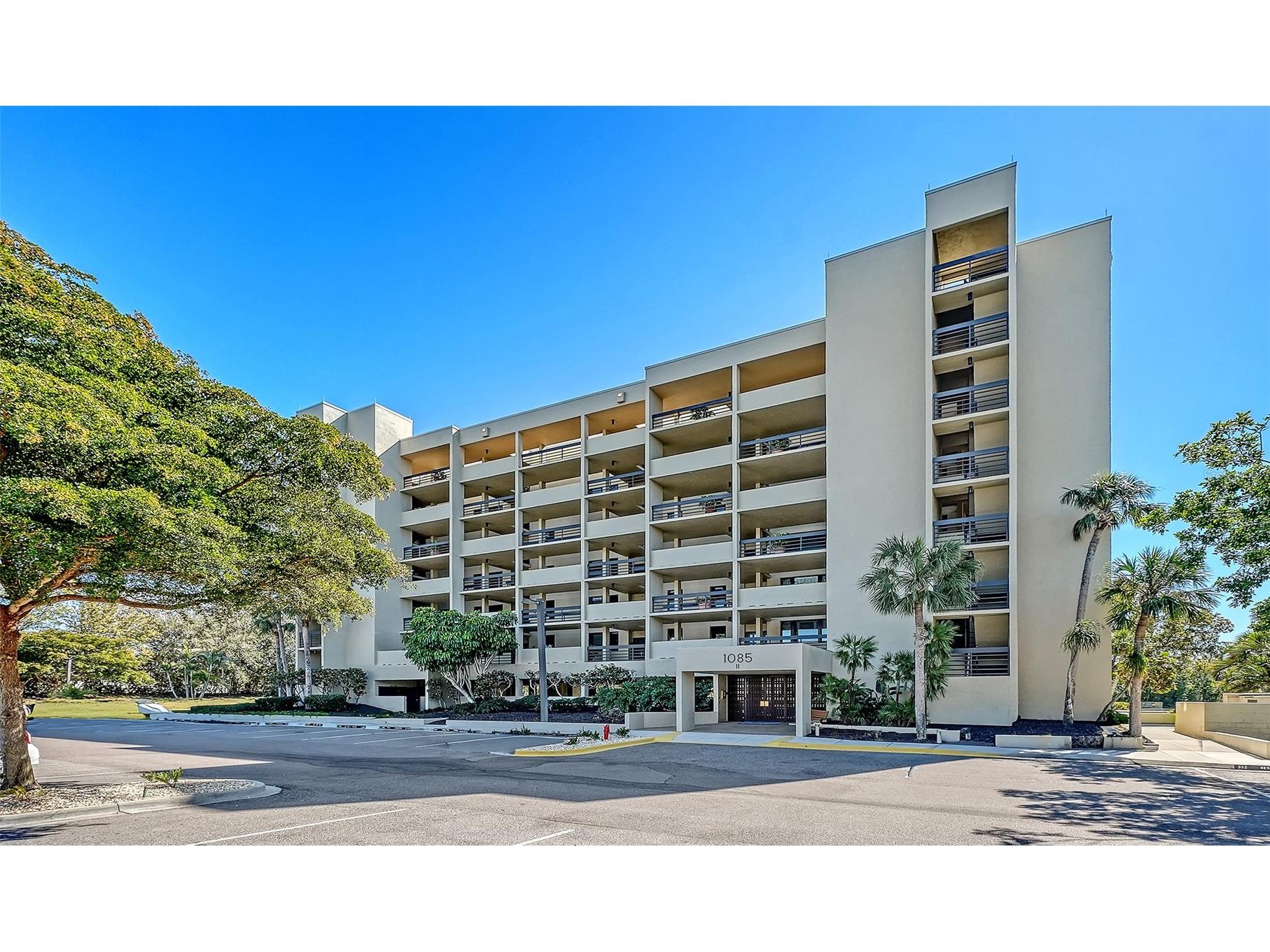 1085 Gulf Of Mexico Drive #205 Longboat Key FL 34228 - GULF OF MEXICO A4681713 image2