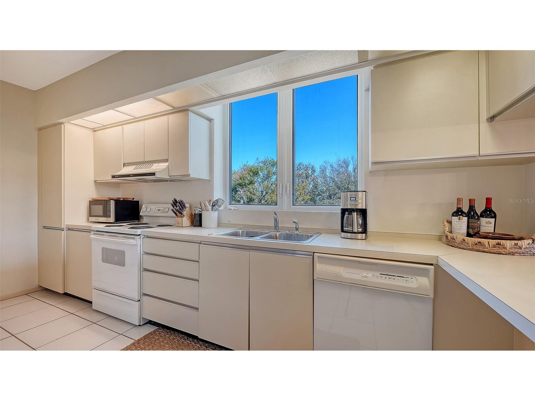 1085 Gulf Of Mexico Drive #205 Longboat Key FL 34228 - GULF OF MEXICO A4681713 image20