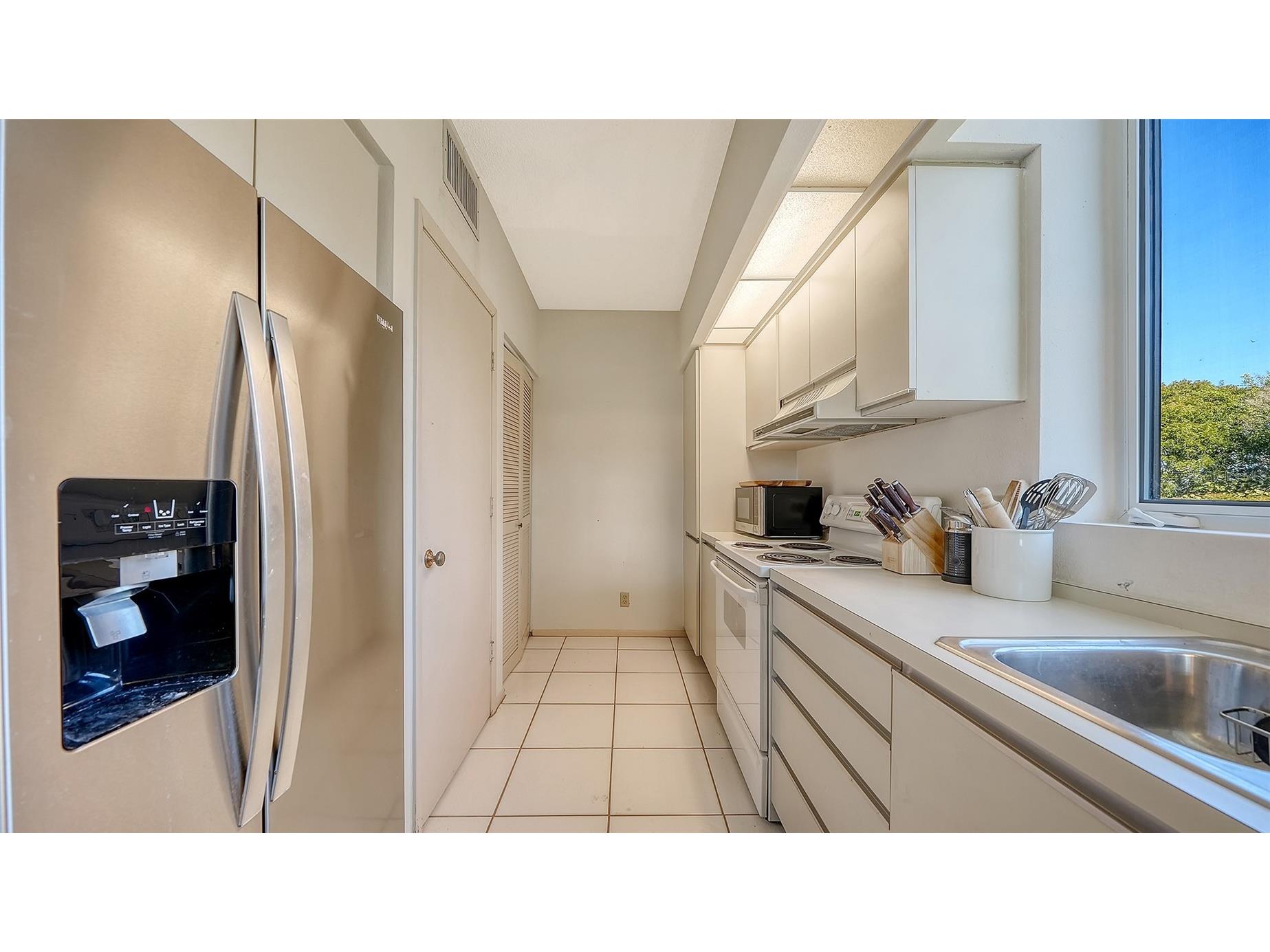 1085 Gulf Of Mexico Drive #205 Longboat Key FL 34228 - GULF OF MEXICO A4681713 image21