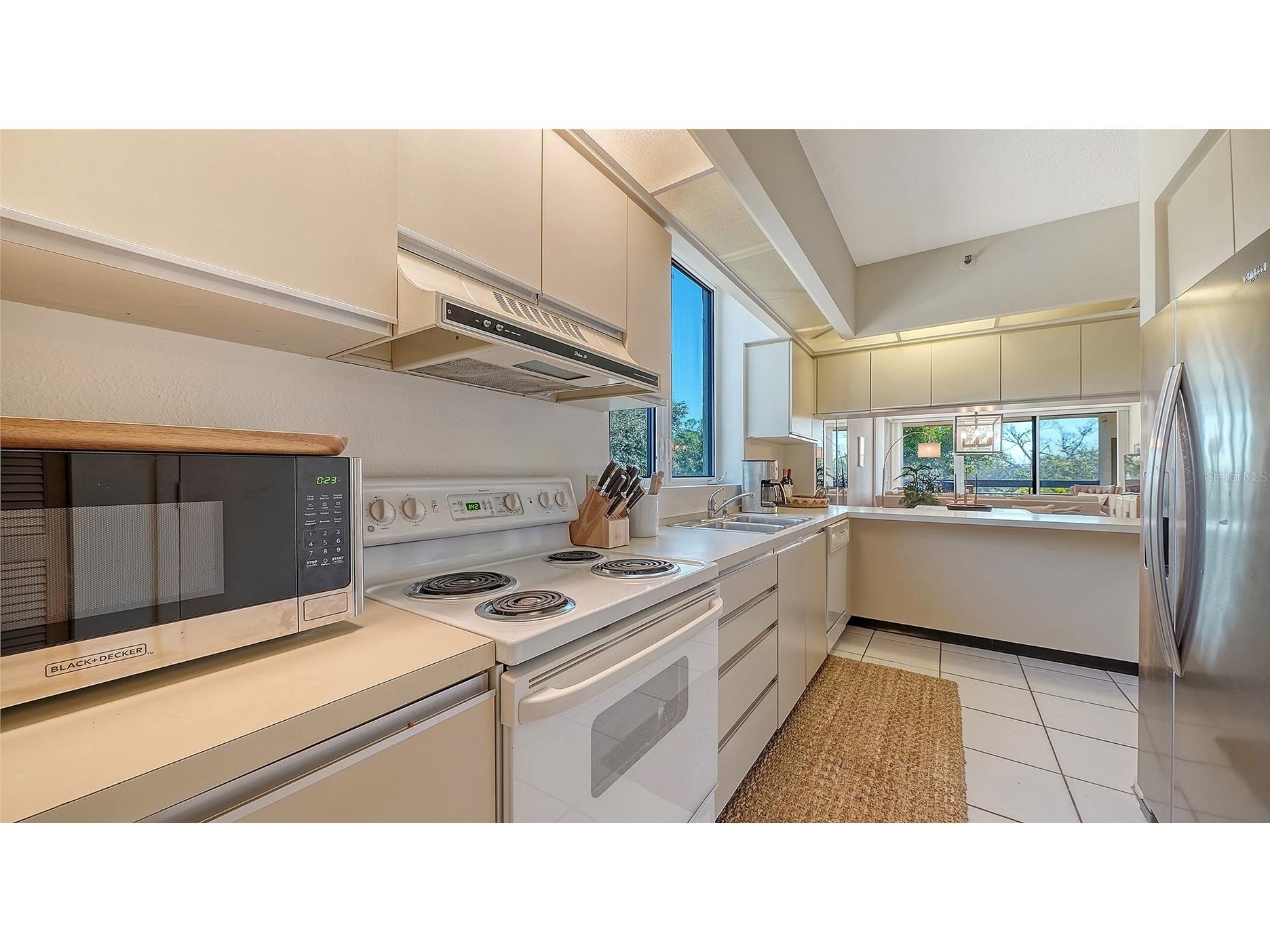 1085 Gulf Of Mexico Drive #205 Longboat Key FL 34228 - GULF OF MEXICO A4681713 image24