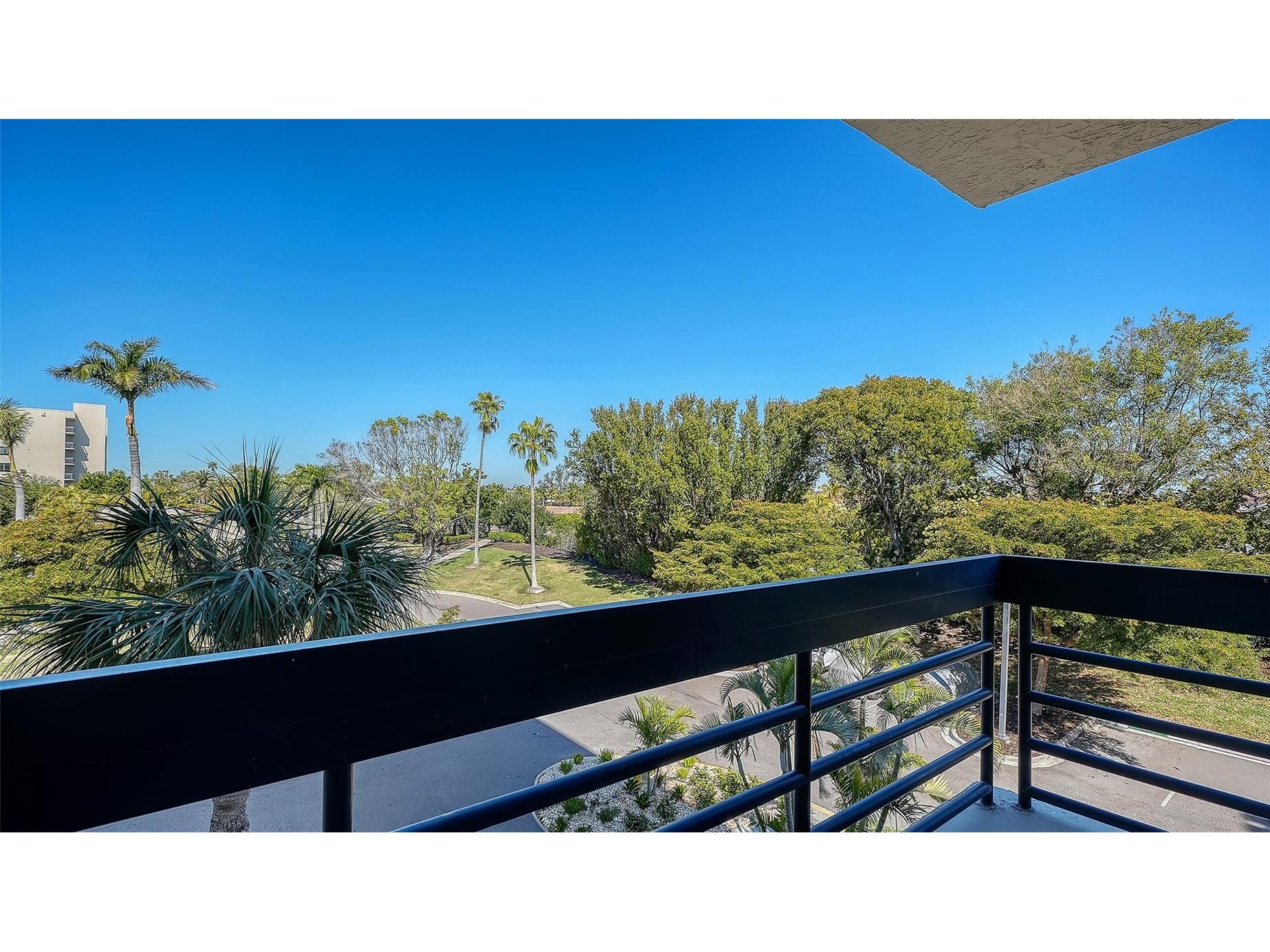 1085 Gulf Of Mexico Drive #205 Longboat Key FL 34228 - GULF OF MEXICO A4681713 image38