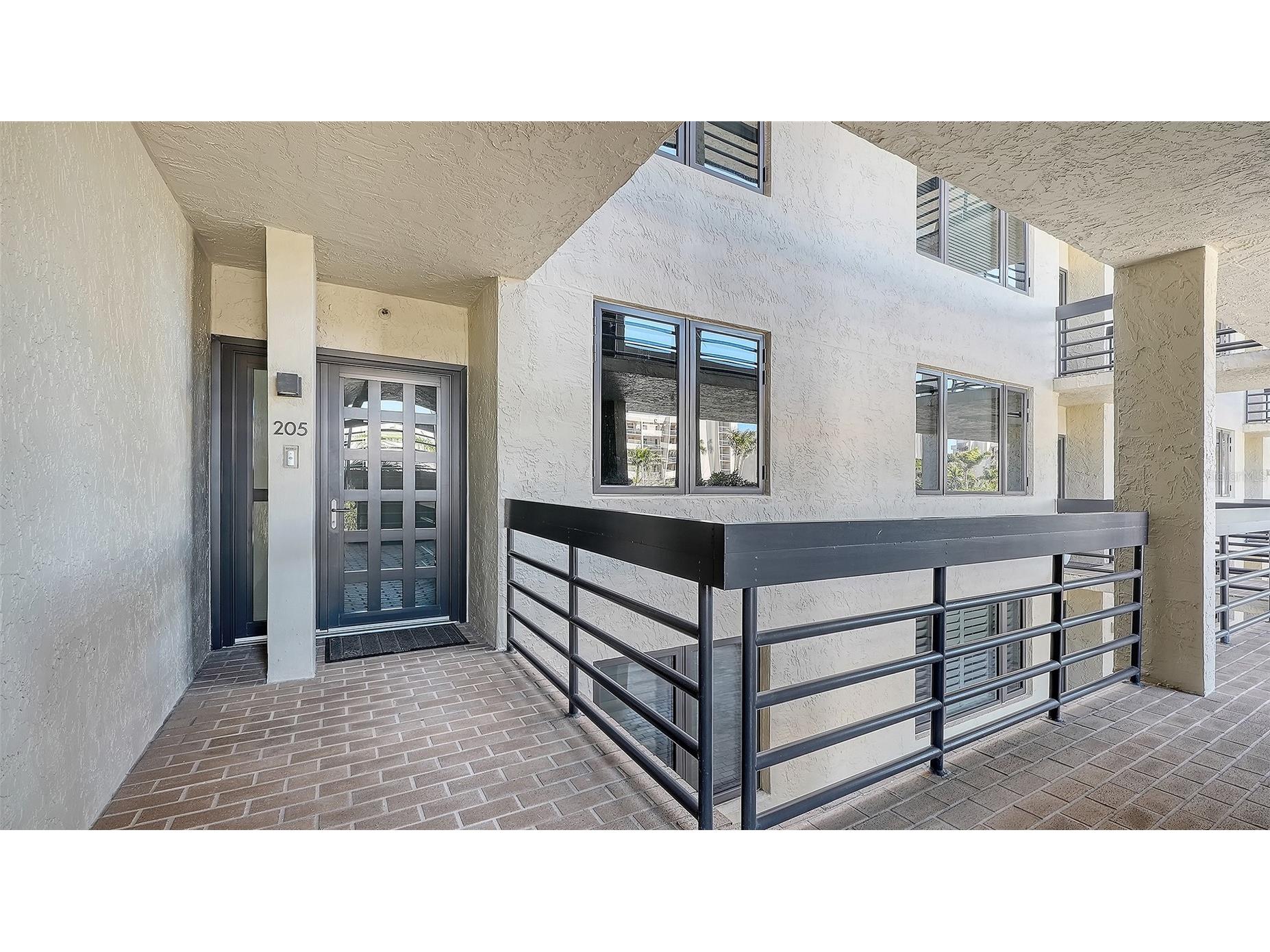 1085 Gulf Of Mexico Drive #205 Longboat Key FL 34228 - GULF OF MEXICO A4681713 image4