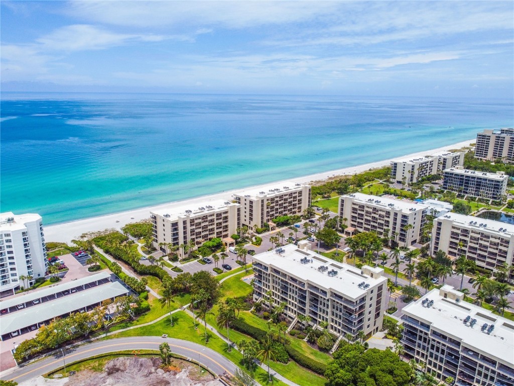 1085 Gulf Of Mexico Drive #305 Longboat Key FL 34228 - GULF OF MEXICO A4556271 image1