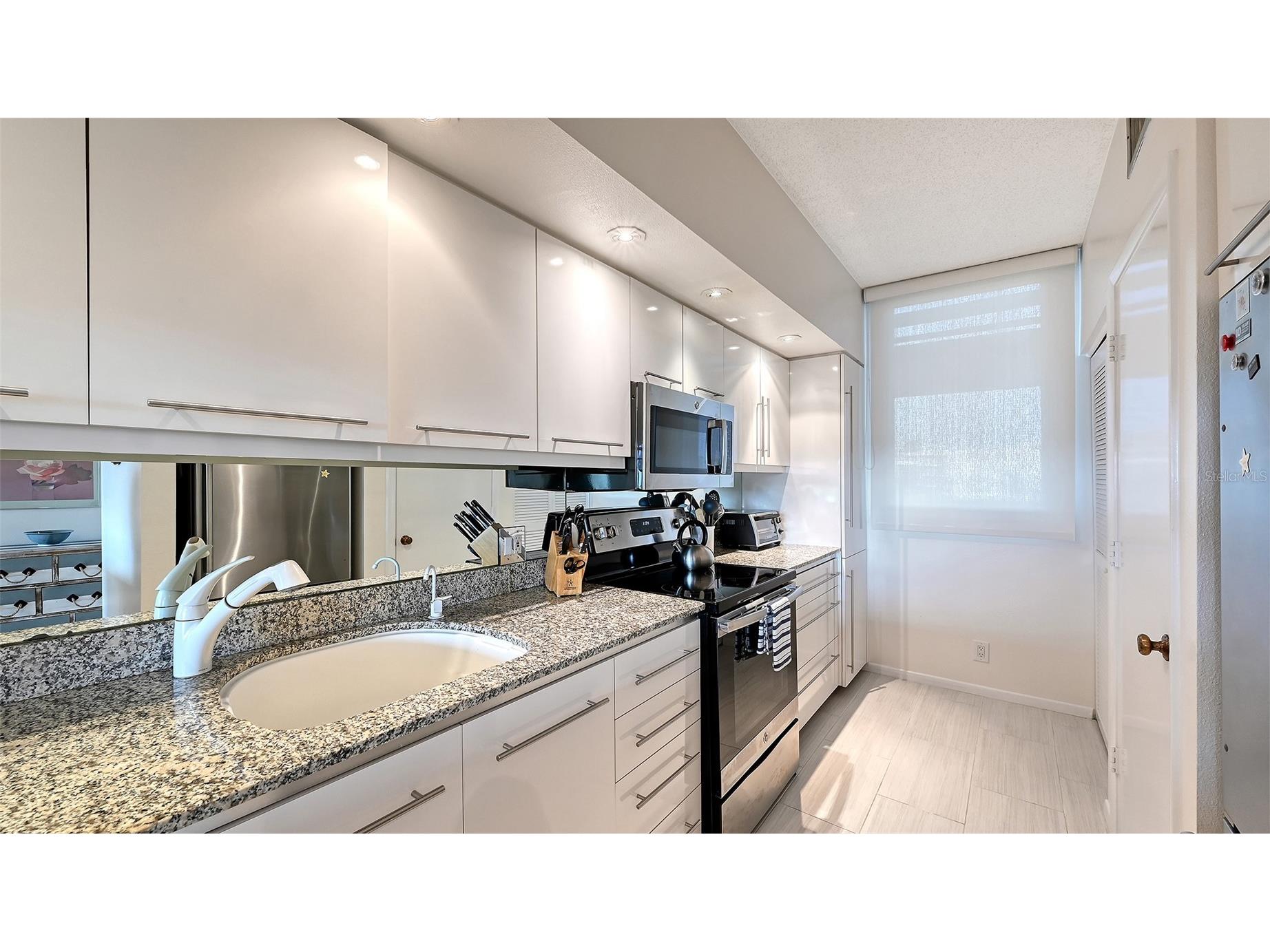 1085 Gulf Of Mexico Drive #404 Longboat Key FL 34228 A4686960 image10