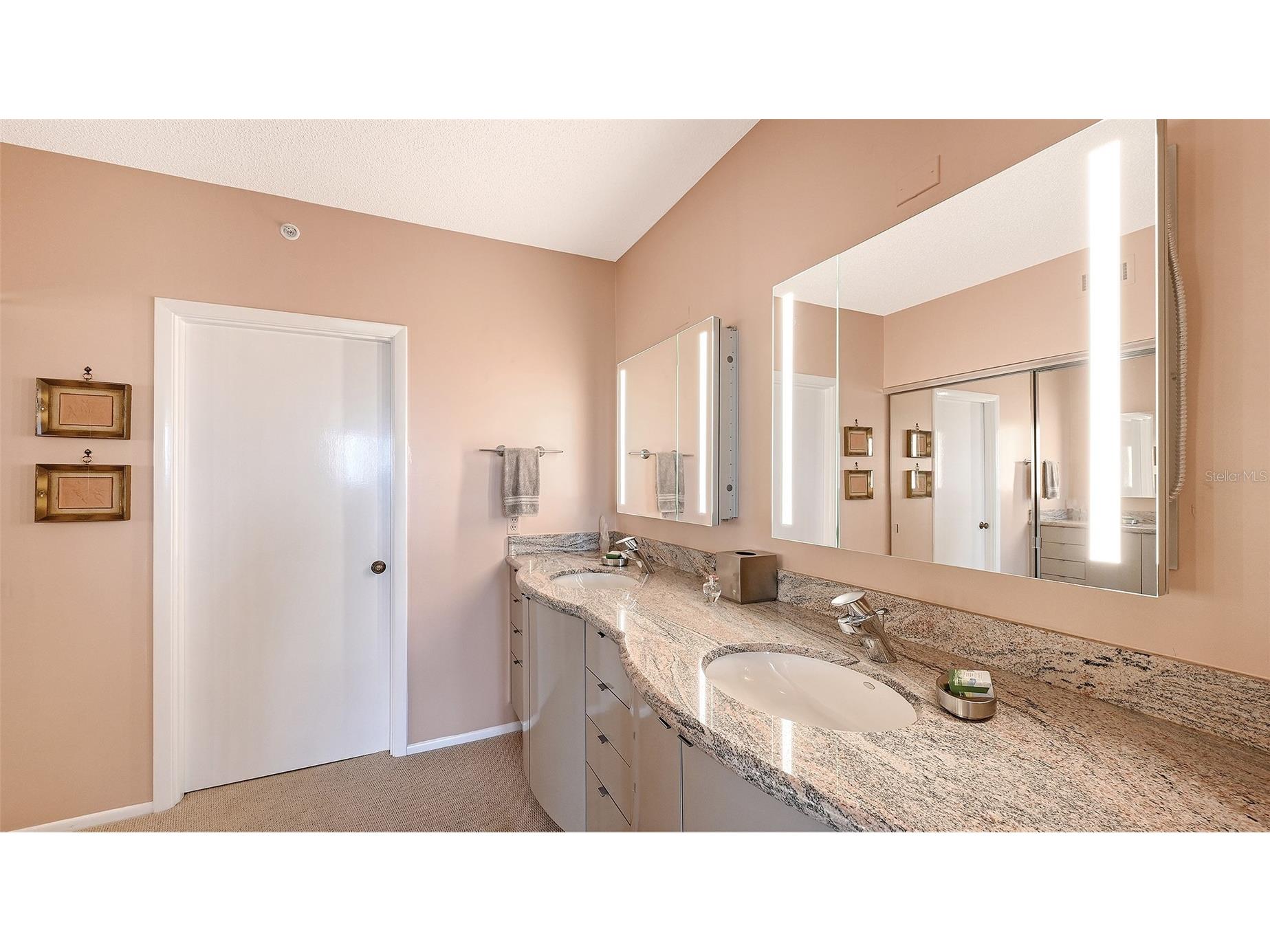 1085 Gulf Of Mexico Drive #404 Longboat Key FL 34228 A4686960 image16