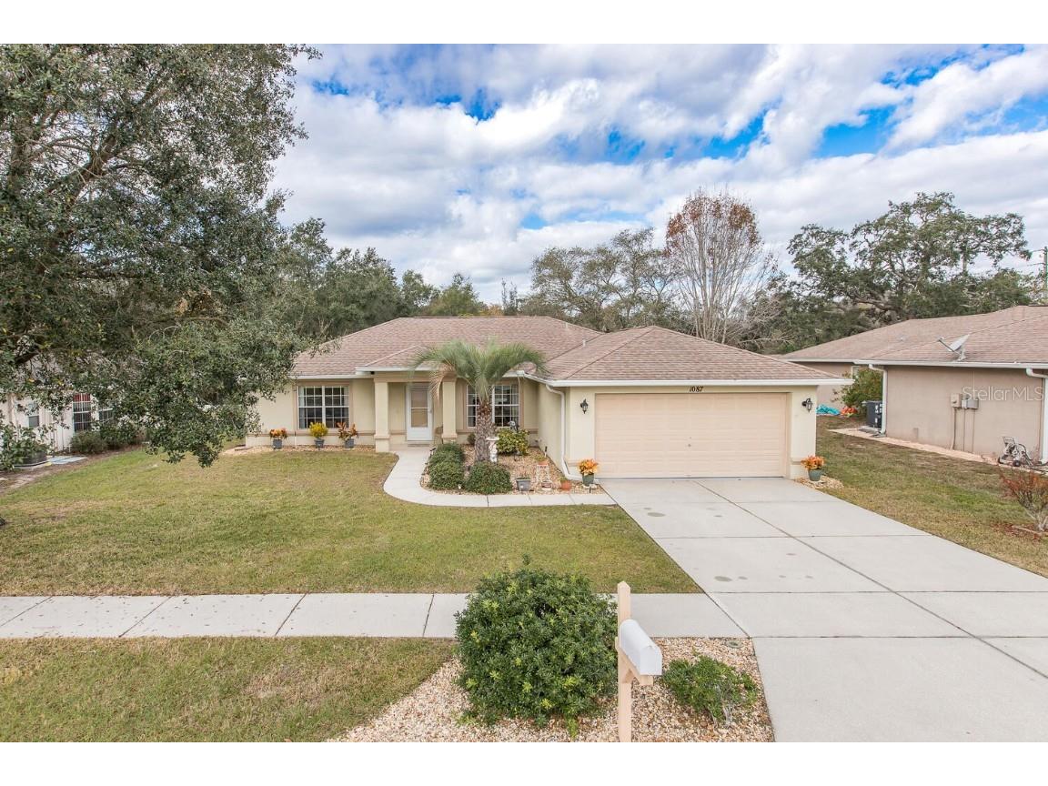 1087 Overland Drive Spring Hill FL 34608 W7860709 image1