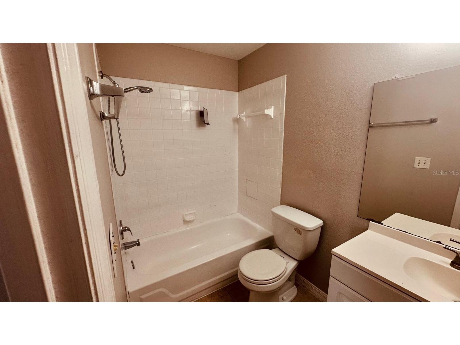 1087 S Hiawassee Road #422 Orlando FL 32835 O6402275 image3
