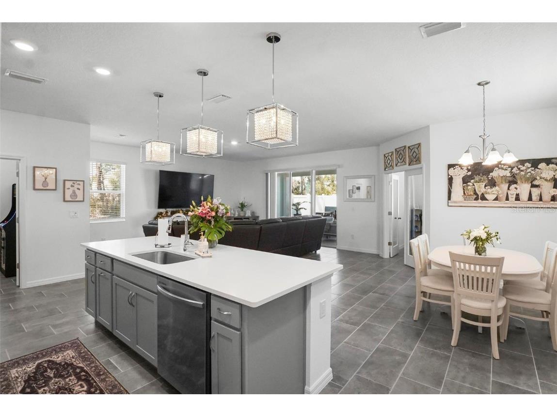 1088 Happy Forest Loop Deland FL 32720 V4941448 image6