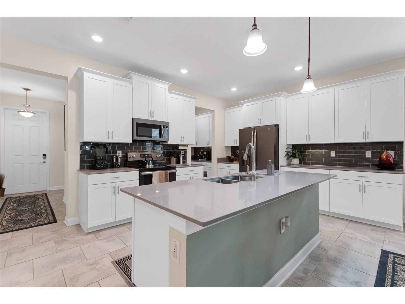 1089 Blackwolf Run Rd Davenport FL 33896 S5150917 image8