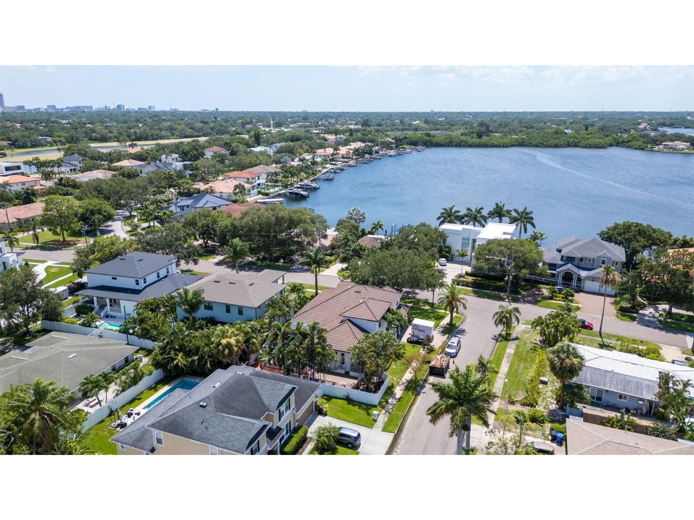 1089 Cordova Boulevard NE Saint Petersburg FL 33704 TB8448784 image58