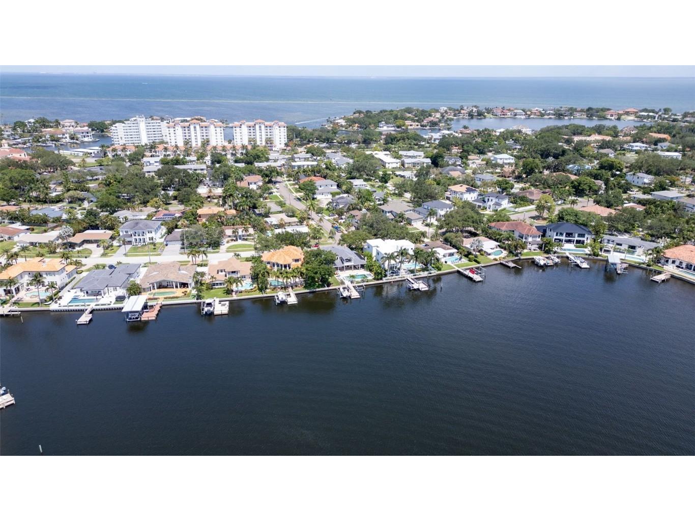 1089 Cordova Boulevard NE Saint Petersburg FL 33704 TB8448784 image63