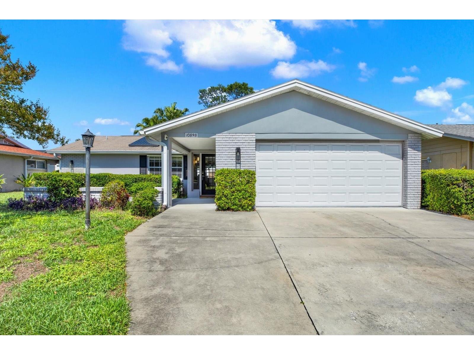 10898 119th Street N Seminole FL 33778 TB8516760 image1