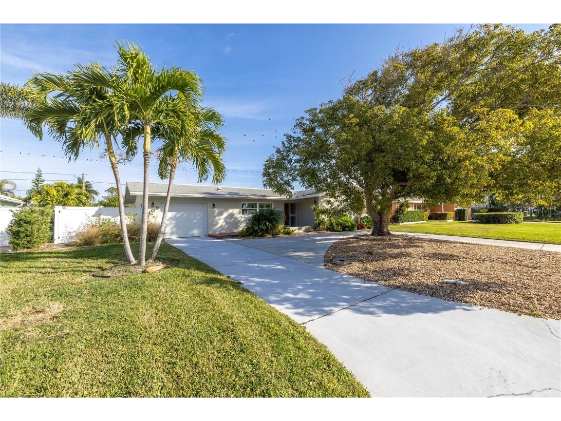 109 24th Street Belleair Beach FL 33786 U8225096 image1