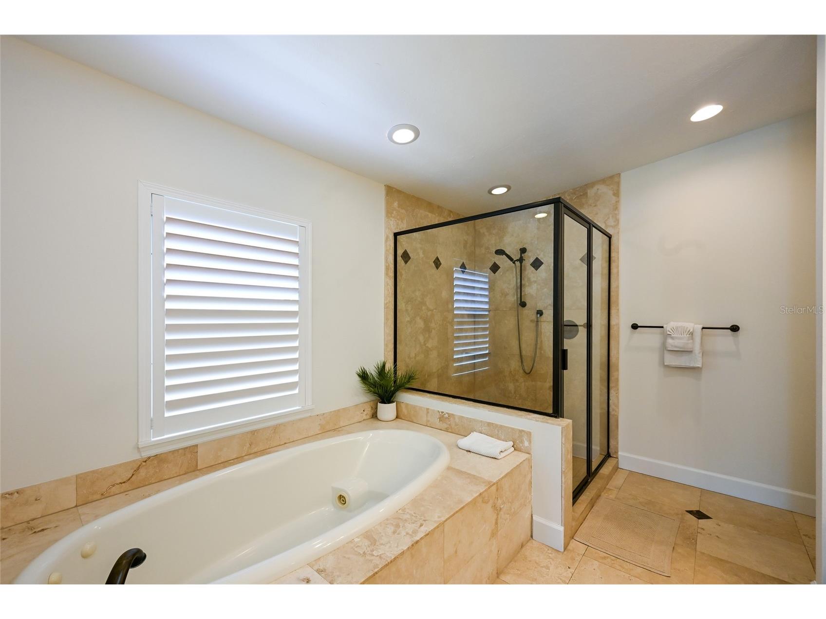 109 6th Street N #A & B Bradenton Beach FL 34217 A4692484 image25