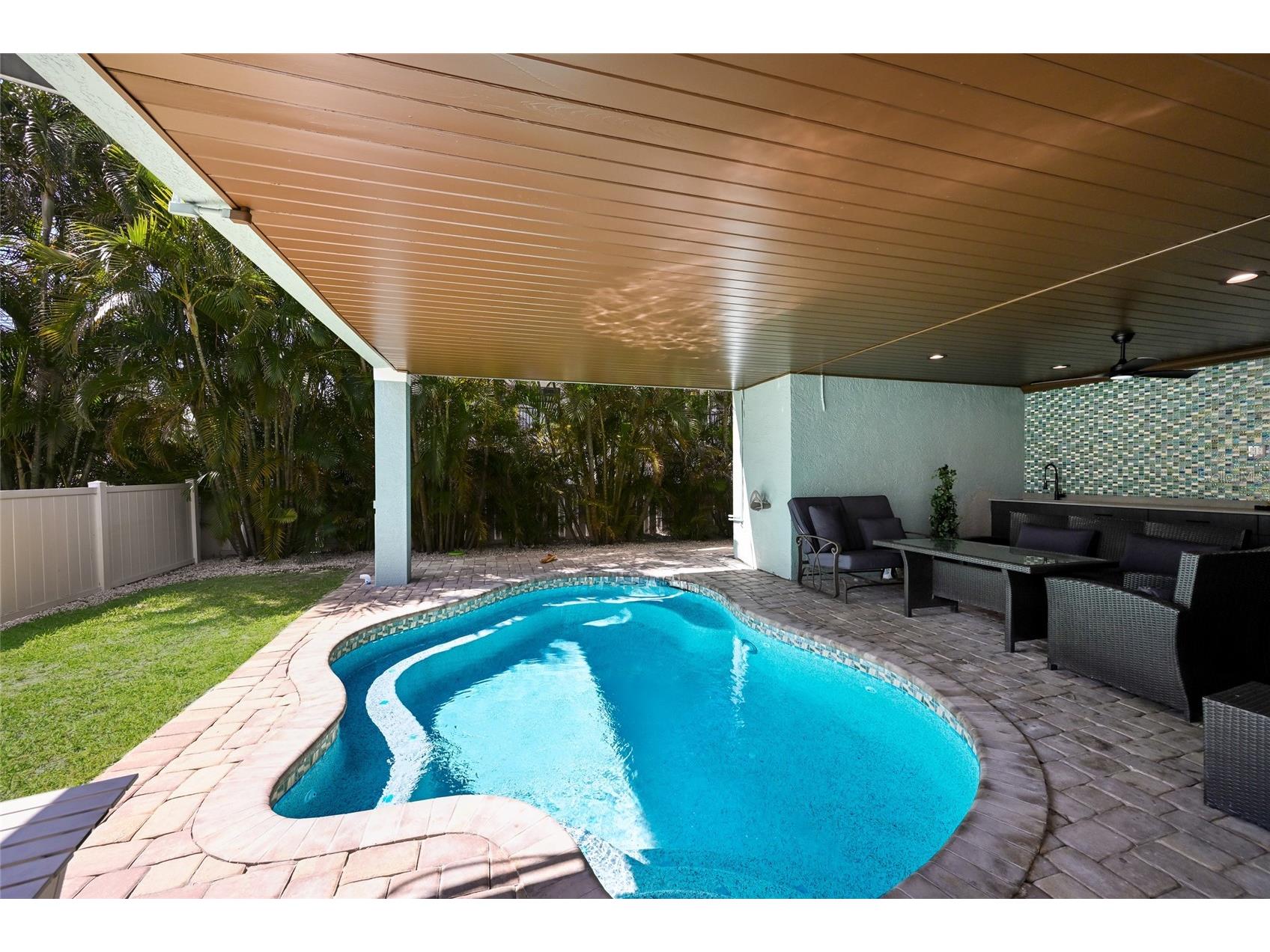 109 6th Street N #A & B Bradenton Beach FL 34217 A4692484 image32
