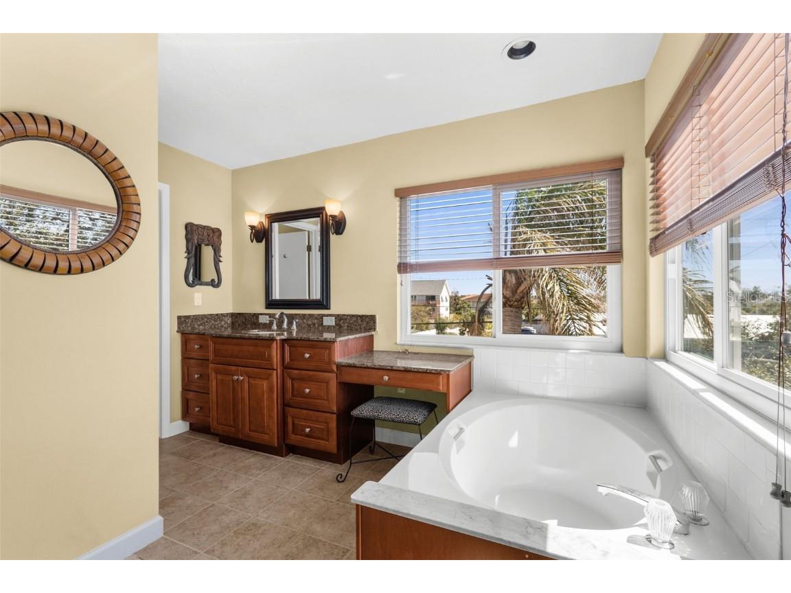 109 Bayshore Road #10 Nokomis FL 34275 - BLACKBURN BAY AKA INTRACOASTAL N6137805 image18