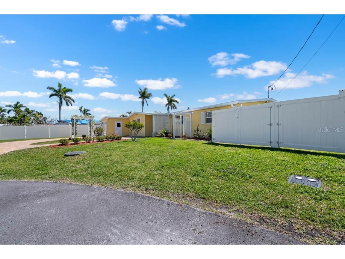 109 Carmelina Street Ruskin FL 33570 - LITTLE MANATEE RIVER TB8366706 image5