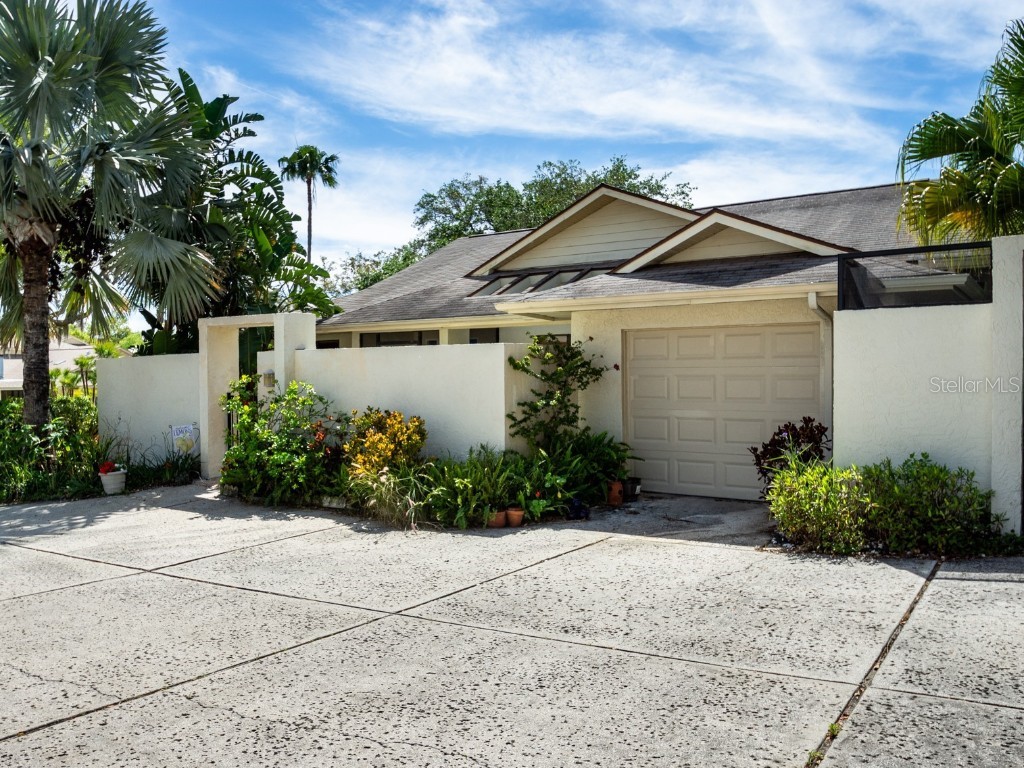 109 Colony South Drive Tarpon Springs FL 34689 U8234456 image1