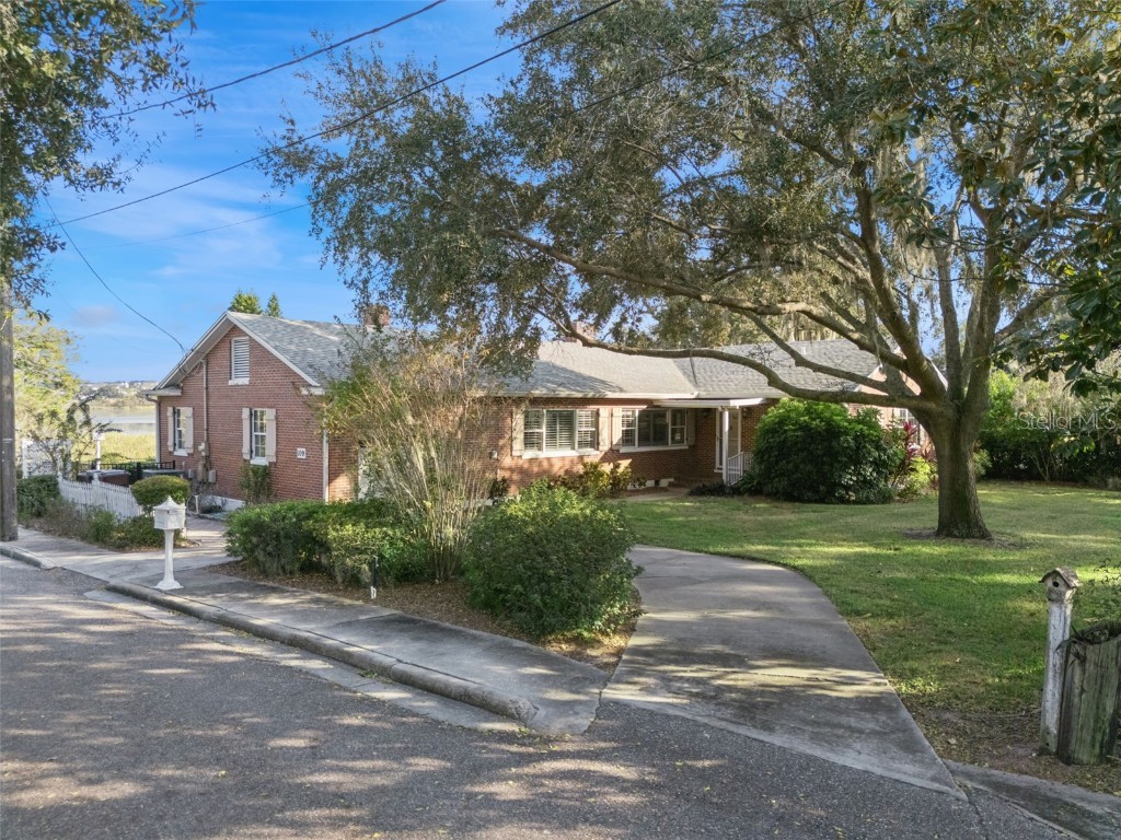 109 Hickory Drive Haines City FL 33844 - LAKE EVA O6361509 image1