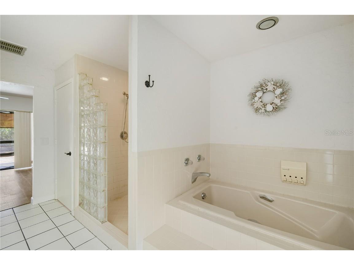 109 Holly Tree Lane Brandon FL 33511 TB8460872 image10