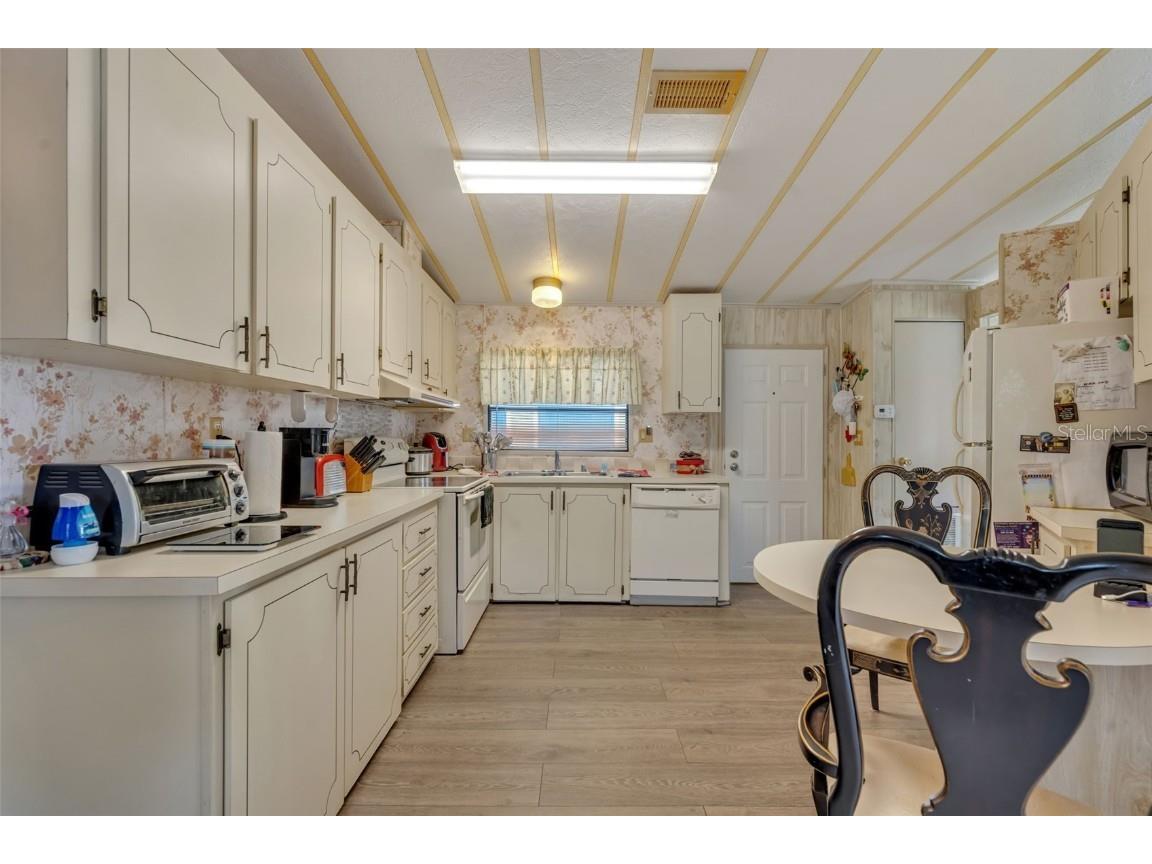 109 Lyonia Lane Wildwood FL 34785 - LAKE OKAHUMPKA G5101543 image8