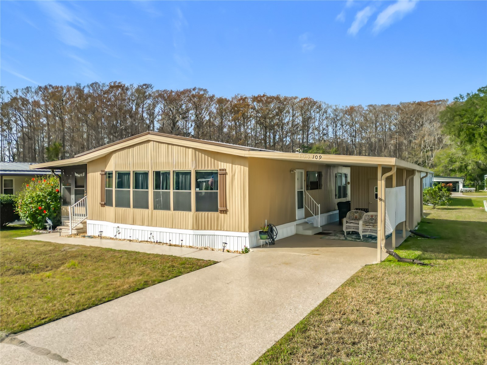 109 Lyonia Lane Wildwood FL 34785 - LAKE OKAHUMPKA N6142370 image2